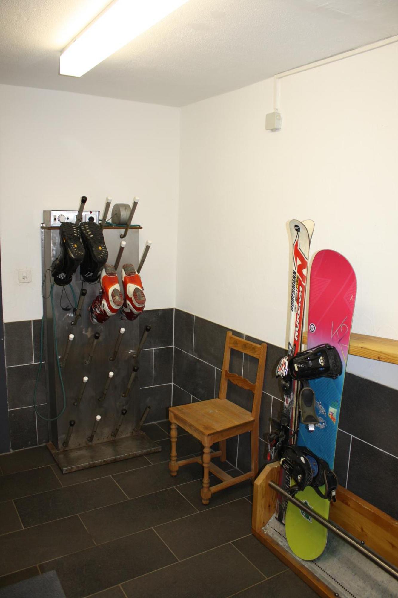 ננדה Hotel Edelweiss מראה חיצוני תמונה
